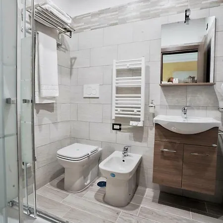 招待所 Noemi's 4*